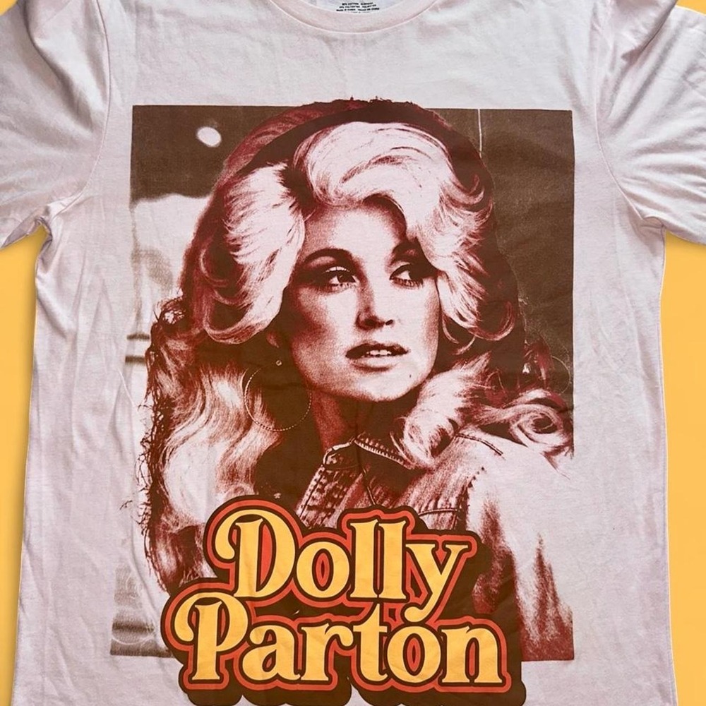 Officially licensed Dolly Parton tee by Mad Engine Size M